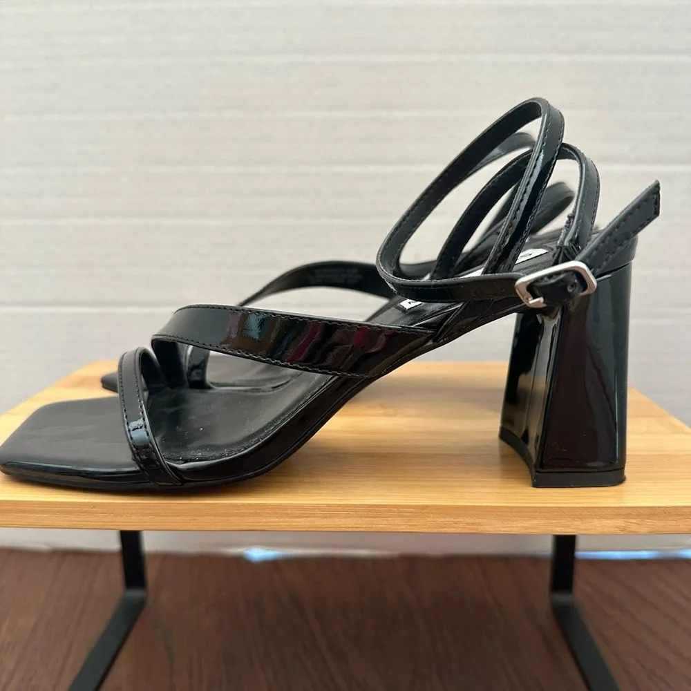 Steve Madden May Glossy Black Block Heel Sandals. 3” Heels. Size 6.5